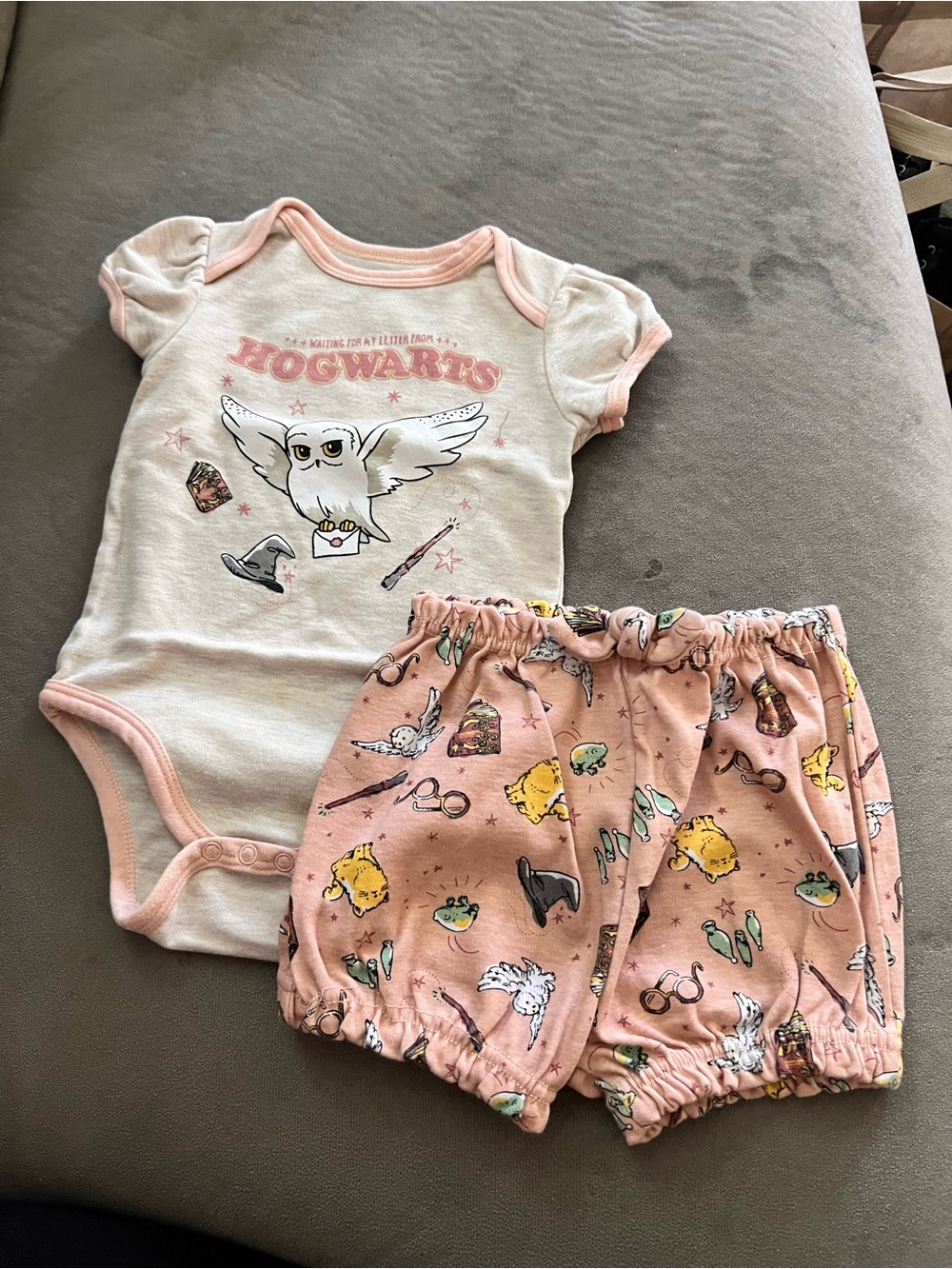 Warner Bros. Hogwarts Pink Owl Onesie & Magic Print Shorts Set